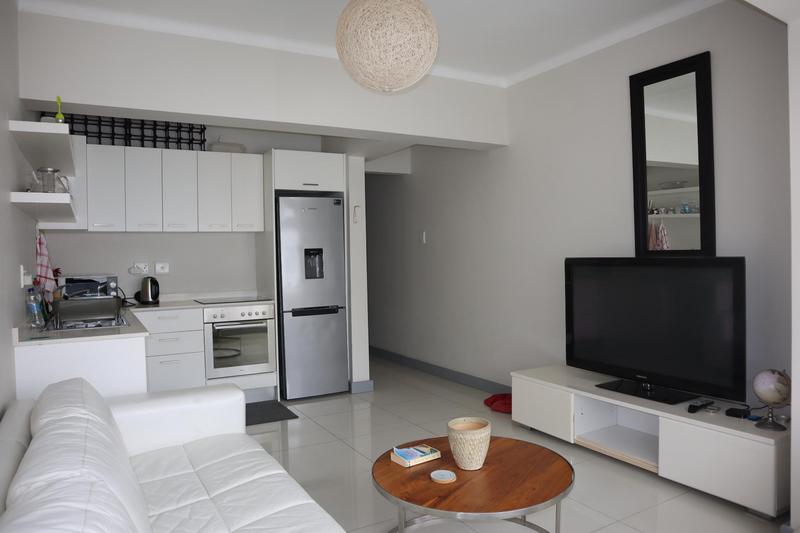 To Let 1 Bedroom Property for Rent in Sea Point Western Cape
